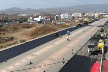 Trabajos de asfaltado en la Rambla de Pedro Lezcano (Foto TA y Jesús Ruiz Mesa)
