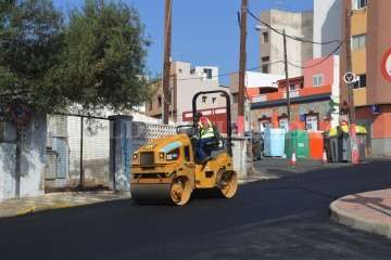 Trabajos de asfaltado en la Rambla de Pedro Lezcano (Foto TA y Jesús Ruiz Mesa)