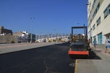 Trabajos de asfaltado en la Rambla de Pedro Lezcano (Foto TA y Jesús Ruiz Mesa)