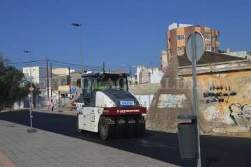 Trabajos de asfaltado en la Rambla de Pedro Lezcano (Foto TA y Jesús Ruiz Mesa)