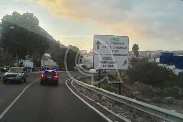Controles de la Policía Canaria en Jinámar (Foto TA)