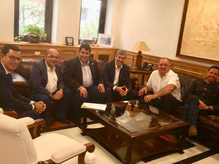 Imagen del encuentro entre cargos de CC y CCD en la sede de Presidencia (Foto TA)