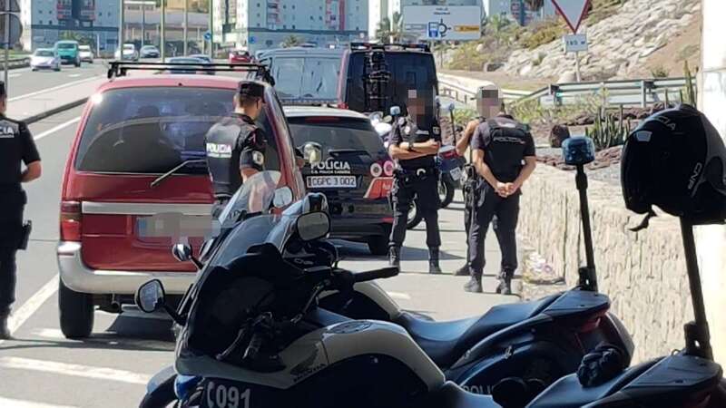 Imagen de un control de la Policía Canaria este miércoles en los accesos al Valle de Jinámar (Foto TA)