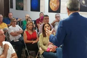 Charla en Telde de Román Rodríguez sobre las reformas del REF y del Estatuto de Autonomía (Foto Antonio Alí y TA)