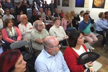 Firma del acuerdo electoral entre CC y CCD en la sede del Círculo Cultural de Telde (Foto TA)