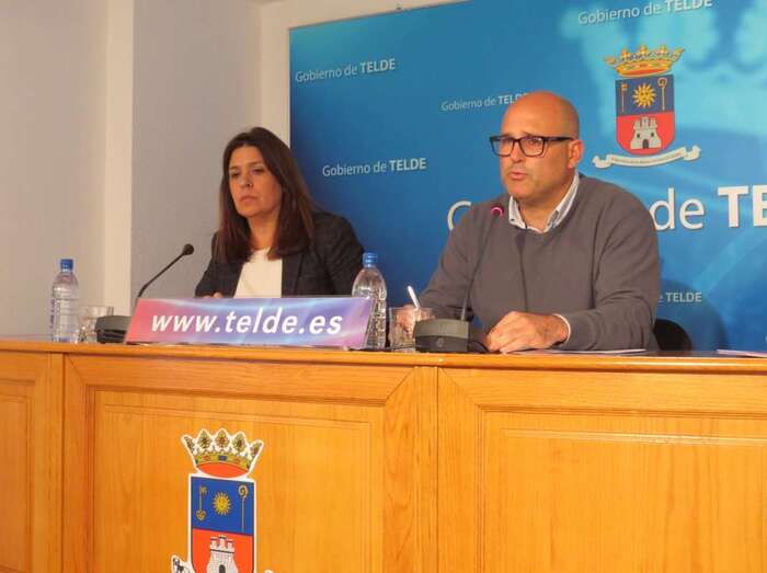 La alcaldesa Carmen Hernández junto al edil Agustín Arencibia, en una imagen de archivo (Foto TA)