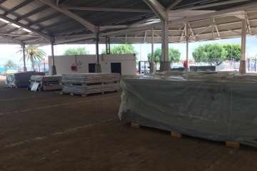 Instalación de las casetas para los puestos del Mercado Municipal en el Área Polivalente de Narea (Foto TA)