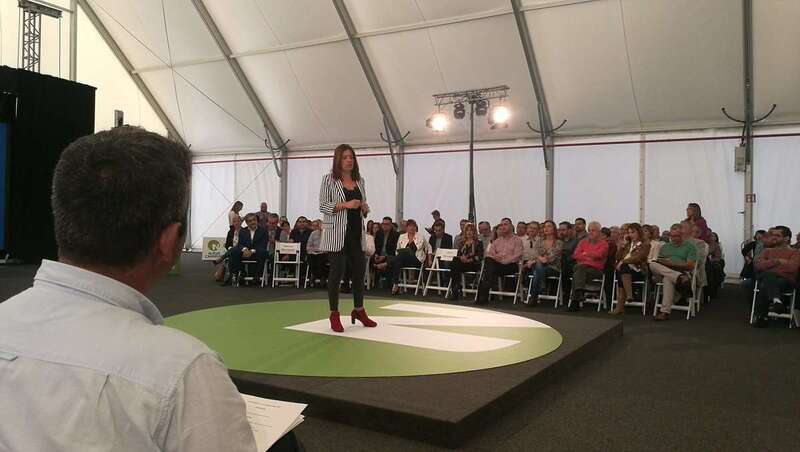 Carmen Hernández, en su intervención en el acto de NC (Foto TA)