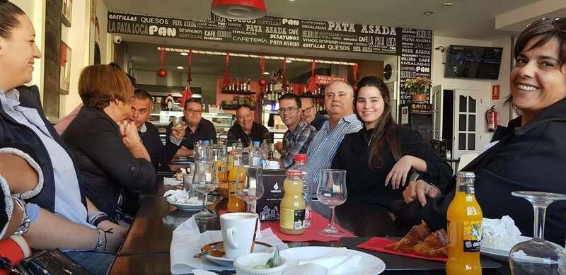 El desayuno navideño de Más por Telde con la prensa tuvo lugar en el establecimiento La pata loca (Foto TA)