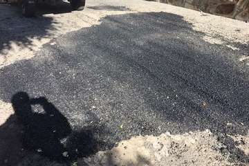 Vías y Obras rebachea calles en Lomo Bristol (Foto TA)