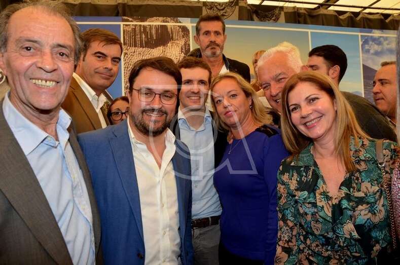 Miembros del PP con Pablo Casado y Asier Antona, hoy en la capital grancanaria (Foto TA)