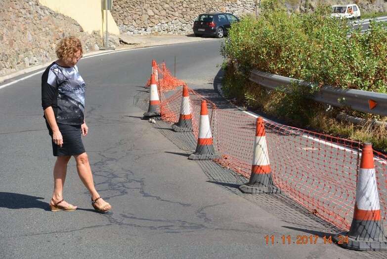 La carretera, que soporta una media de más de 9.000 vehículos al día, presenta muy malas condiciones (Foto TA)