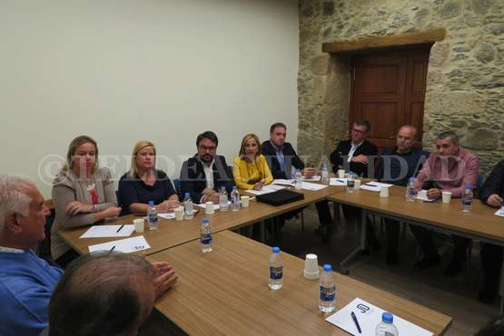 Antona se reúne con empresarios de Telde, visita el Mercado Municipal y la finca Los Olivos (Foto TA)