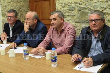 Antona se reúne con empresarios de Telde, visita el Mercado Municipal y la finca Los Olivos (Foto TA)