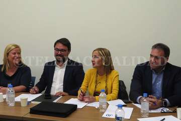 Antona se reúne con empresarios de Telde, visita el Mercado Municipal y la finca Los Olivos (Foto TA)