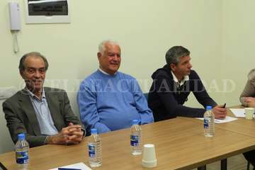 Antona se reúne con empresarios de Telde, visita el Mercado Municipal y la finca Los Olivos (Foto TA)