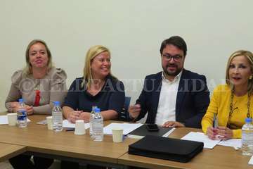 Antona se reúne con empresarios de Telde, visita el Mercado Municipal y la finca Los Olivos (Foto TA)