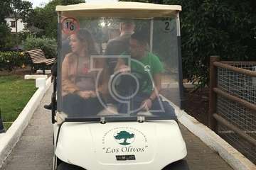 Antona se reúne con empresarios de Telde, visita el Mercado Municipal y la finca Los Olivos (Foto TA)