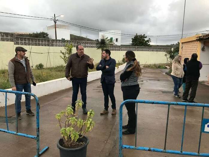 Suárez y Martel, este lunes en el CEIP Padre Collado (Foto TA)