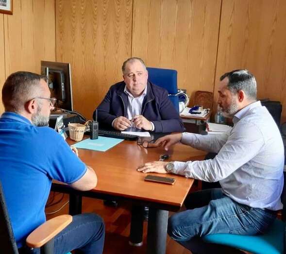 Reunión de Juan Martel con representantes del sector del taxi de Telde (Foto TA)