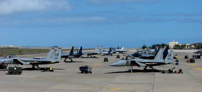 Aviones militares en la Base Aérea de Gando (Foto TA)