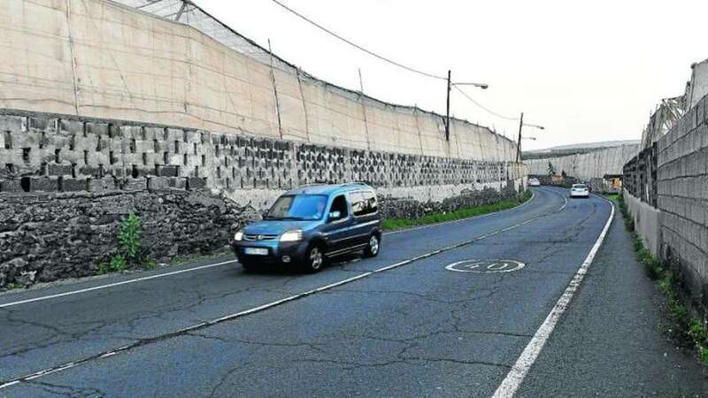 Vía de Melenara en el punto donde será ensanchada (Foto Juan Carlos Alonso/C7)