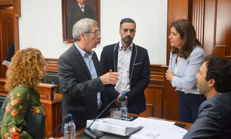 La alcaldesa Carmen Hernández, en una imagen de archivo con miembros de Ciuca (Foto TA)