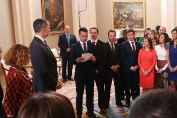 Teresa Reyes, secretaria general de la Junta de Gobierno de Telde, en una audiencia de Felipe VI (Foto TA)