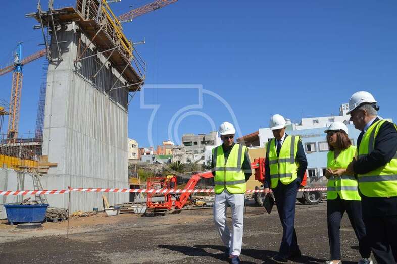 La alcaldesa Carmen Hernández y el concejal Eloy Santana visitaron este viernes las obras (Foto TA)