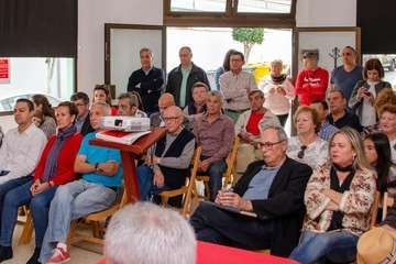Los socialistas presentan y firman el documento Compromiso por Telde (Foto TA)