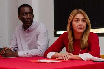 Los socialistas presentan y firman el documento Compromiso por Telde (Foto TA)