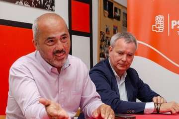 Los socialistas presentan y firman el documento Compromiso por Telde (Foto TA)