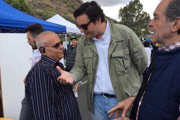 Visita del PP al mercadillo dominical de Jinámar (Foto TA)