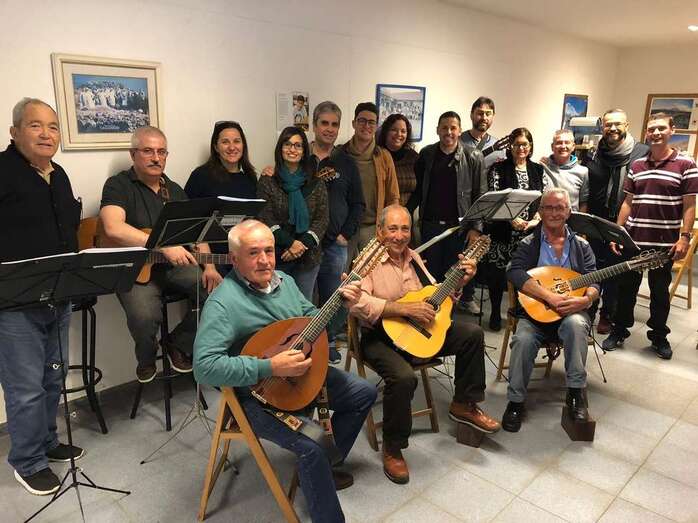 Héctor Suárez y otros miembros de la candidatura de Juntos por Telde visitaron este jueves al grupo Tagoror (Foto TA)