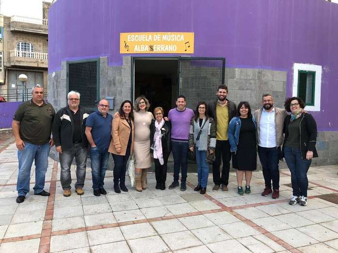 Miembros de Juntos por Telde con los impulsores de este proyecto musical (Foto TA)