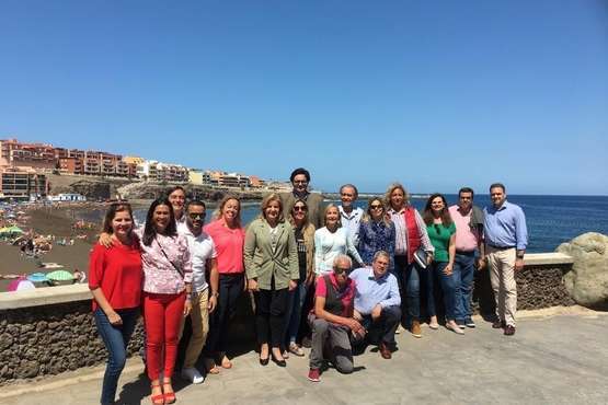 La exministra Báñez (PP) recala en Telde durante su campaña en Gran Canaria (Foto TA)