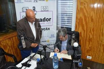 Fernando Clavijo, en el programa El mostrador de Radio Faycán (Foto TA)