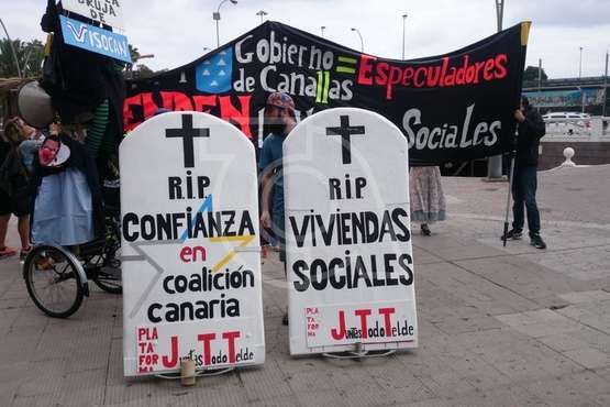 Los inquilinos de Visocan en Telde y de la RSP de Jinámar, en la protesta capitalina del Primero de Mayo (Foto TA)