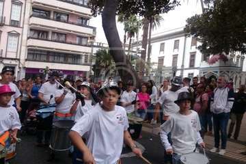 Los inquilinos de Visocan en Telde y de la RSP de Jinámar, en la protesta capitalina del Primero de Mayo (Foto TA)