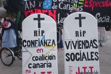 Los inquilinos de Visocan en Telde y de la RSP de Jinámar, en la protesta capitalina del Primero de Mayo (Foto TA)