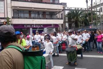 Los inquilinos de Visocan en Telde y de la RSP de Jinámar, en la protesta capitalina del Primero de Mayo (Foto TA)