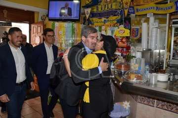 Clavijo palpa en Telde las necesidades de su zona comercial abierta (Foto TA)