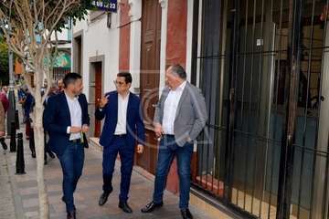 Clavijo palpa en Telde las necesidades de su zona comercial abierta (Foto TA)