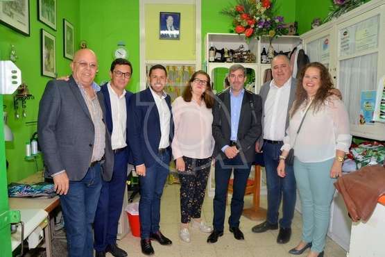 Clavijo palpa en Telde las necesidades de su zona comercial abierta (Foto TA)