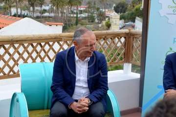 Clavijo palpa en Telde las necesidades de su zona comercial abierta (Foto TA)