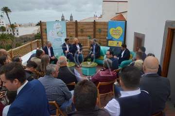 Clavijo palpa en Telde las necesidades de su zona comercial abierta (Foto TA)