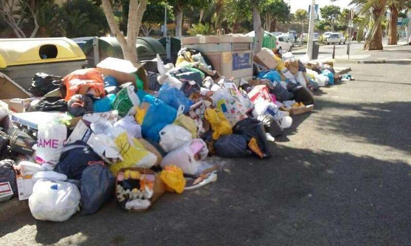Imagen de archivo de los efectos de una huelga de basura en Telde (Foto TA)