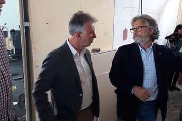 Torres conoce de primera en Telde el trabajo de Yrichen contra las adicciones (Foto TA)