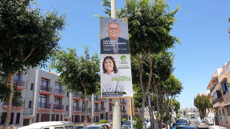 Carteles electorales en Salinetas de Nueva Canarias y Juntos por Gran Canaria (Foto TA)