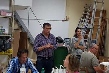 Más por Telde reparte dípticos informativos por todo el municipio y continúa ensobrando papeletas (Foto TA)